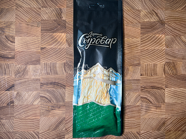 Сыр 60 гр ГОРНЫЙ СЫРОВАР (Паутинка копчёная) в Красноярске